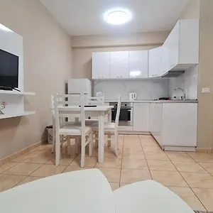 Apartment The Place, Vlore
